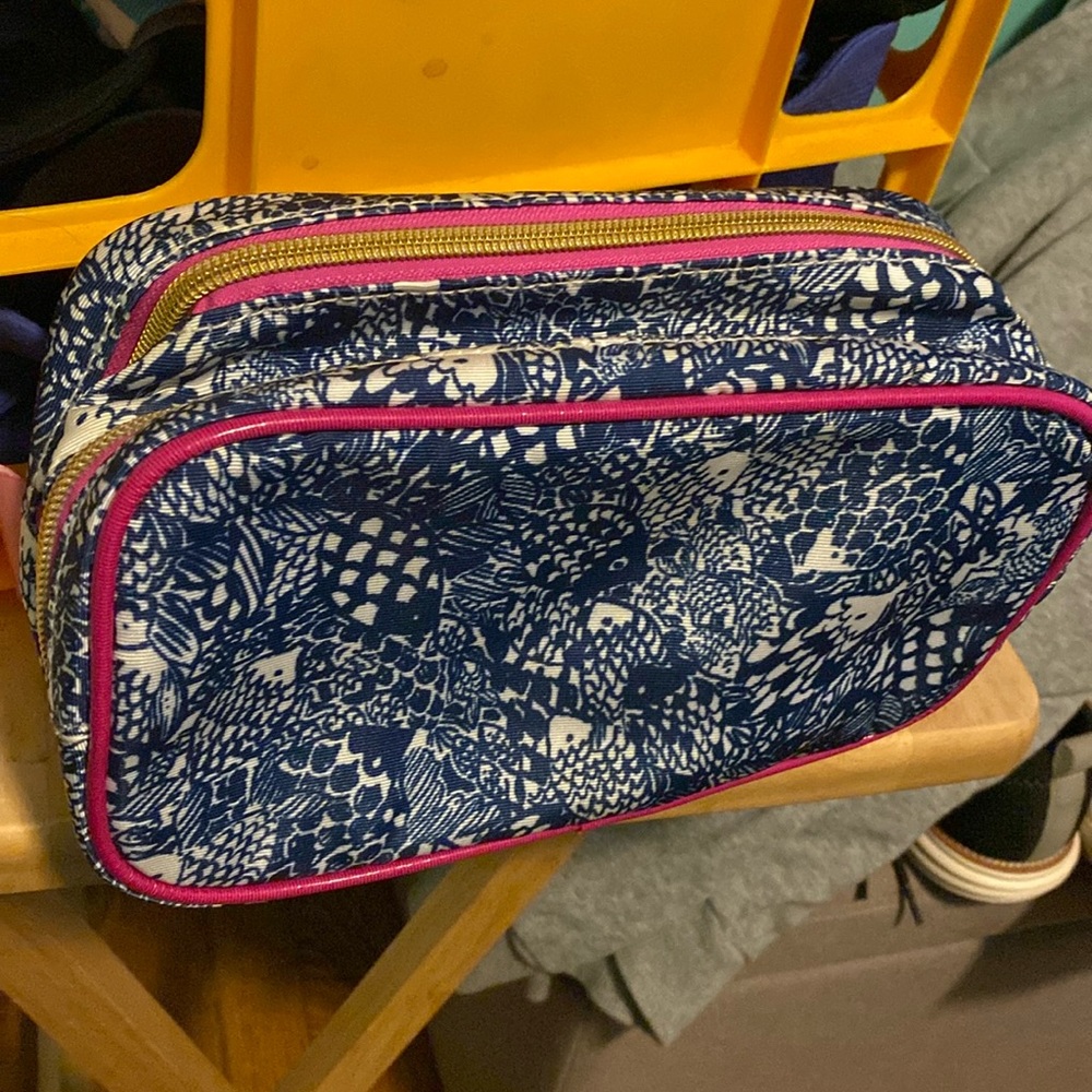 NWOT Lilly makeup case
